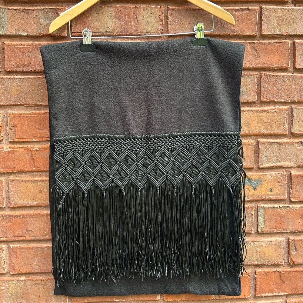 Handmade Macrame Shawl. - Picture 2 of 3